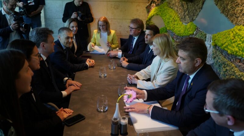 Делегації України та Молдови у Люксембурзі провели зустріч перед початком першої Міжурядової конференції з ЄС